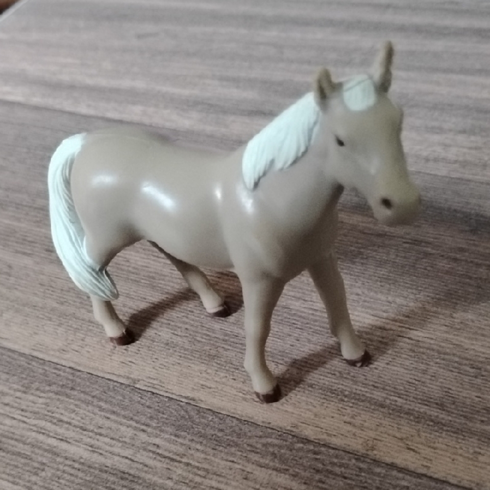 ERTL Dyersville Iowa Tan Horse Plastic Figure
